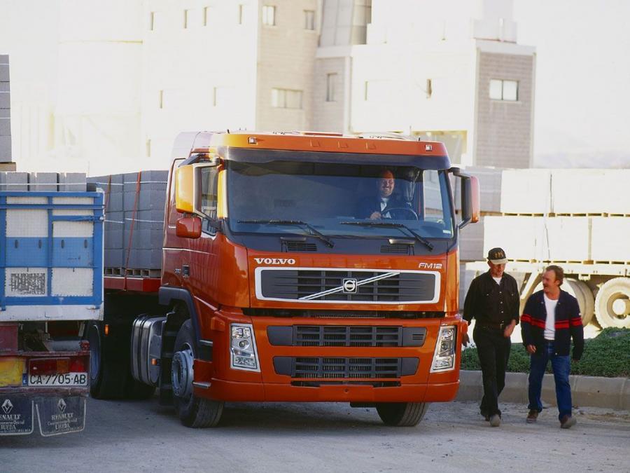  Volvo FM12 4x2 2003 года  (фото 5 из 30)